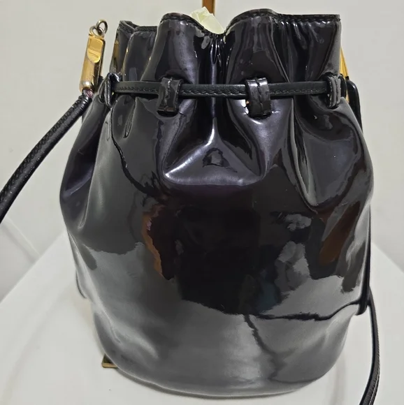 Elegant Black Patent Leather Bucket Bag - Picture 5 of 10
